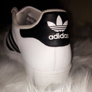 Adidas superstars size 9